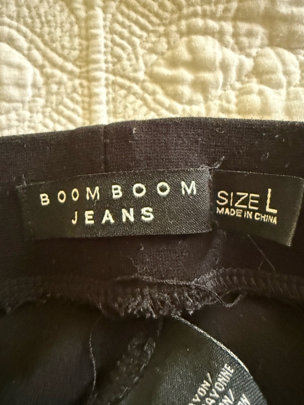 Black Zipper Pocket Leggings - Picture 3 of 4